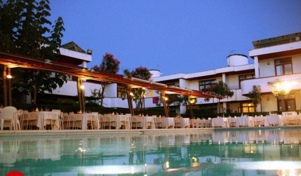 Hotel Residence Key Club モンタルト・ディ・カストロ エクステリア 写真