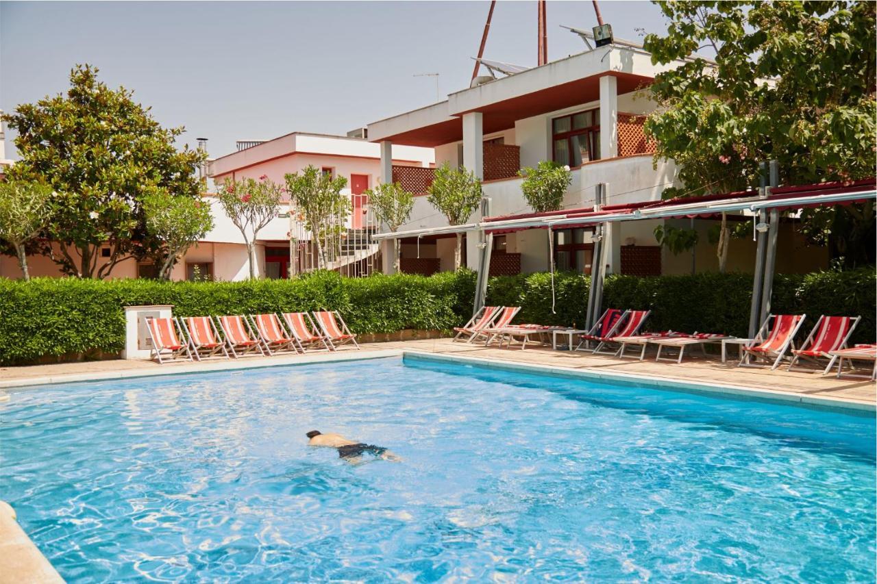 Hotel Residence Key Club モンタルト・ディ・カストロ エクステリア 写真